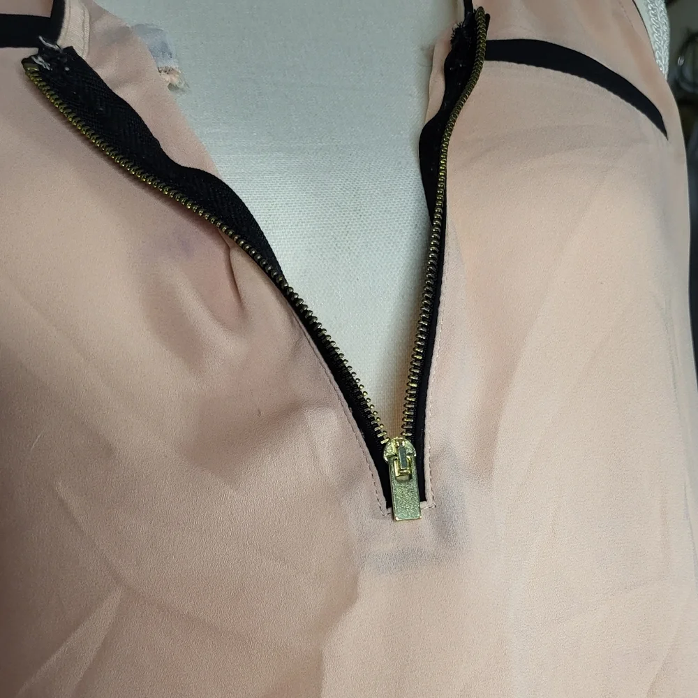 *SOLD* Express Tank Top - Picture 4 of 6